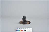 木雕人像石質臂環藏品圖，第16張